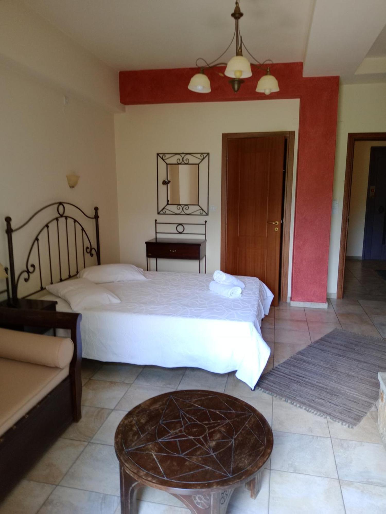 Hotel Erotas Agios Dimitrios  Exterior photo