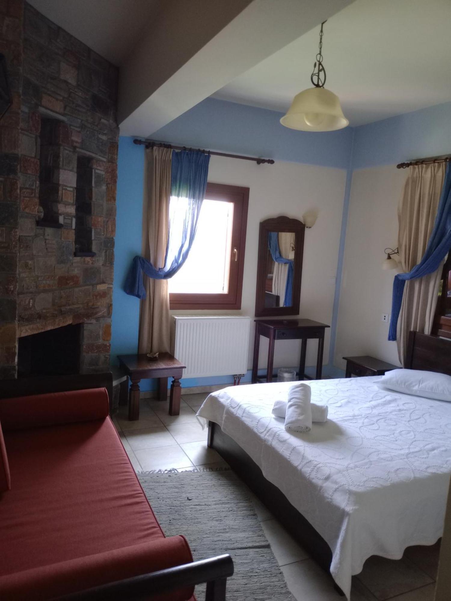 Hotel Erotas Agios Dimitrios  Exterior photo