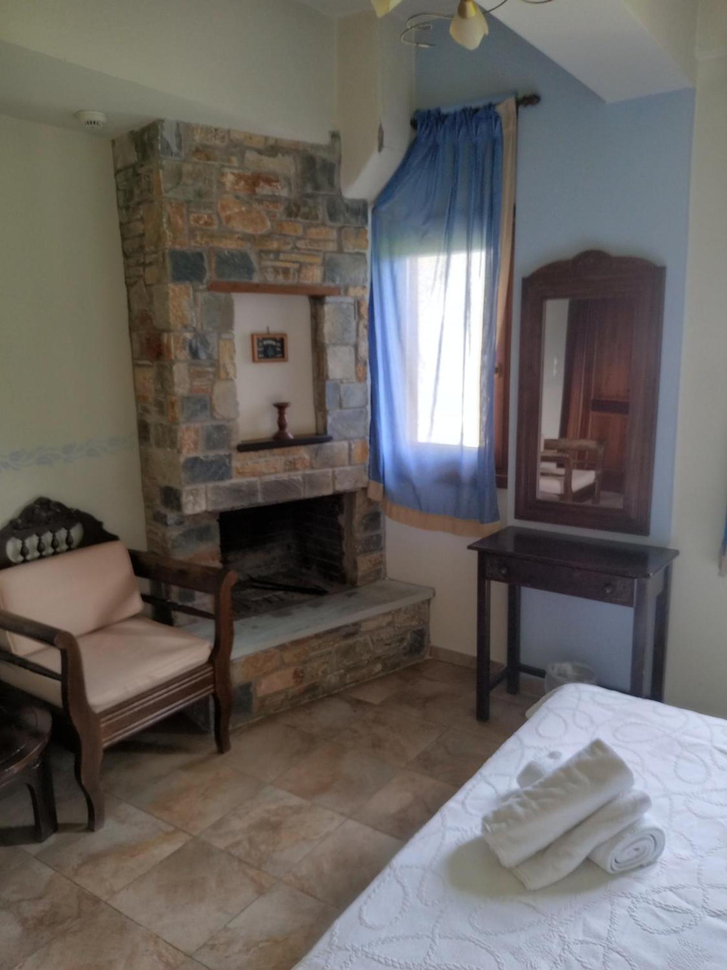 Hotel Erotas Agios Dimitrios  Exterior photo
